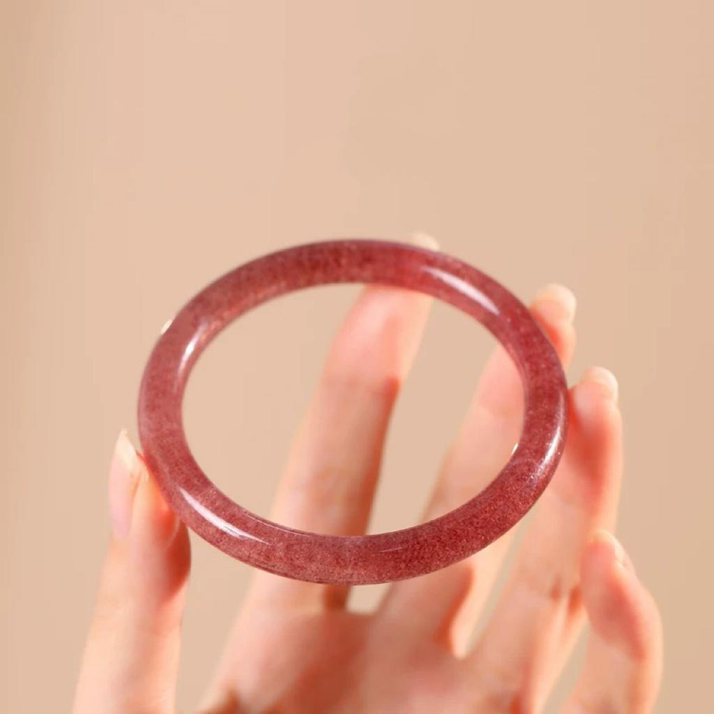 002 Bangle lucky charm in hand 2025