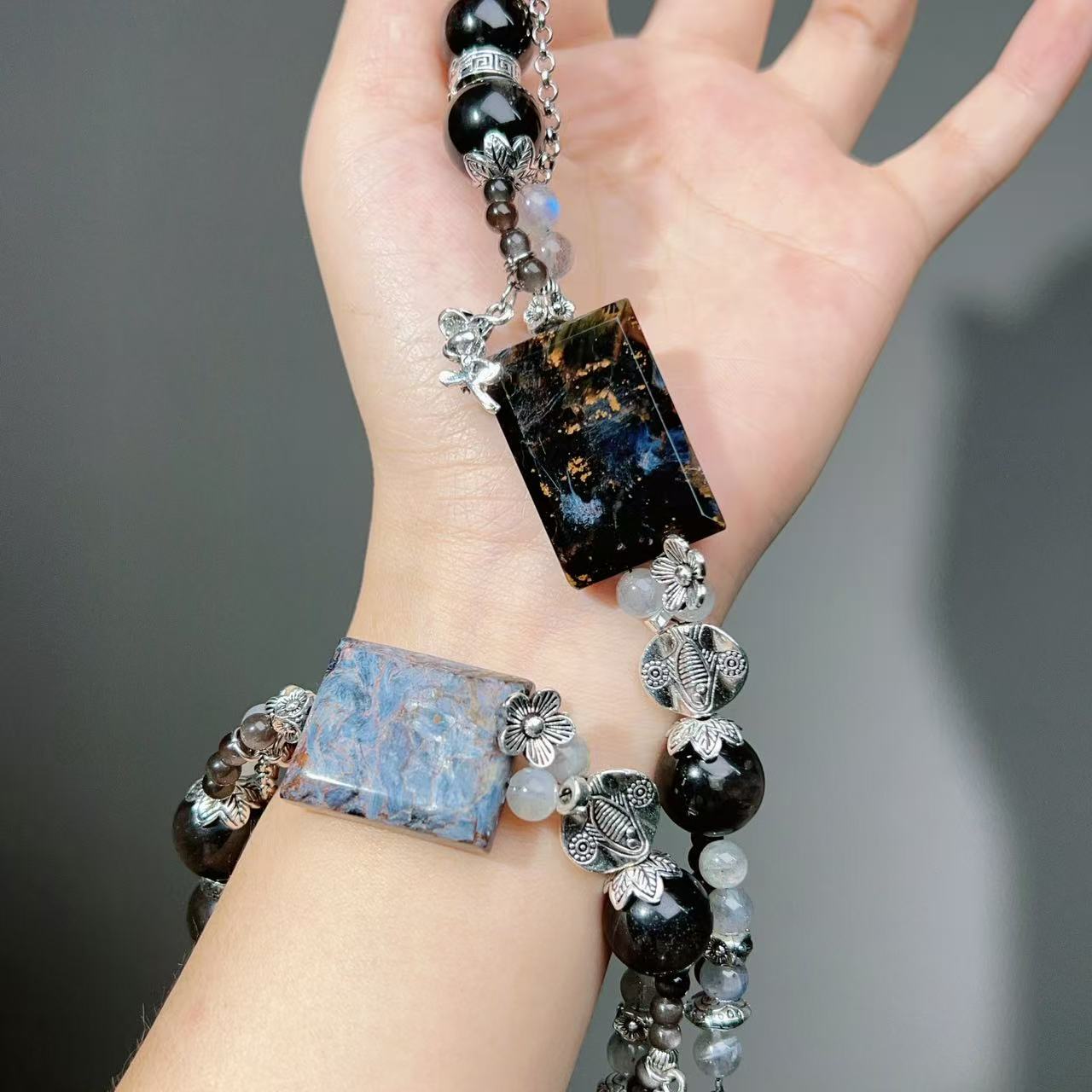 001 Large beads, high quality bracelet.