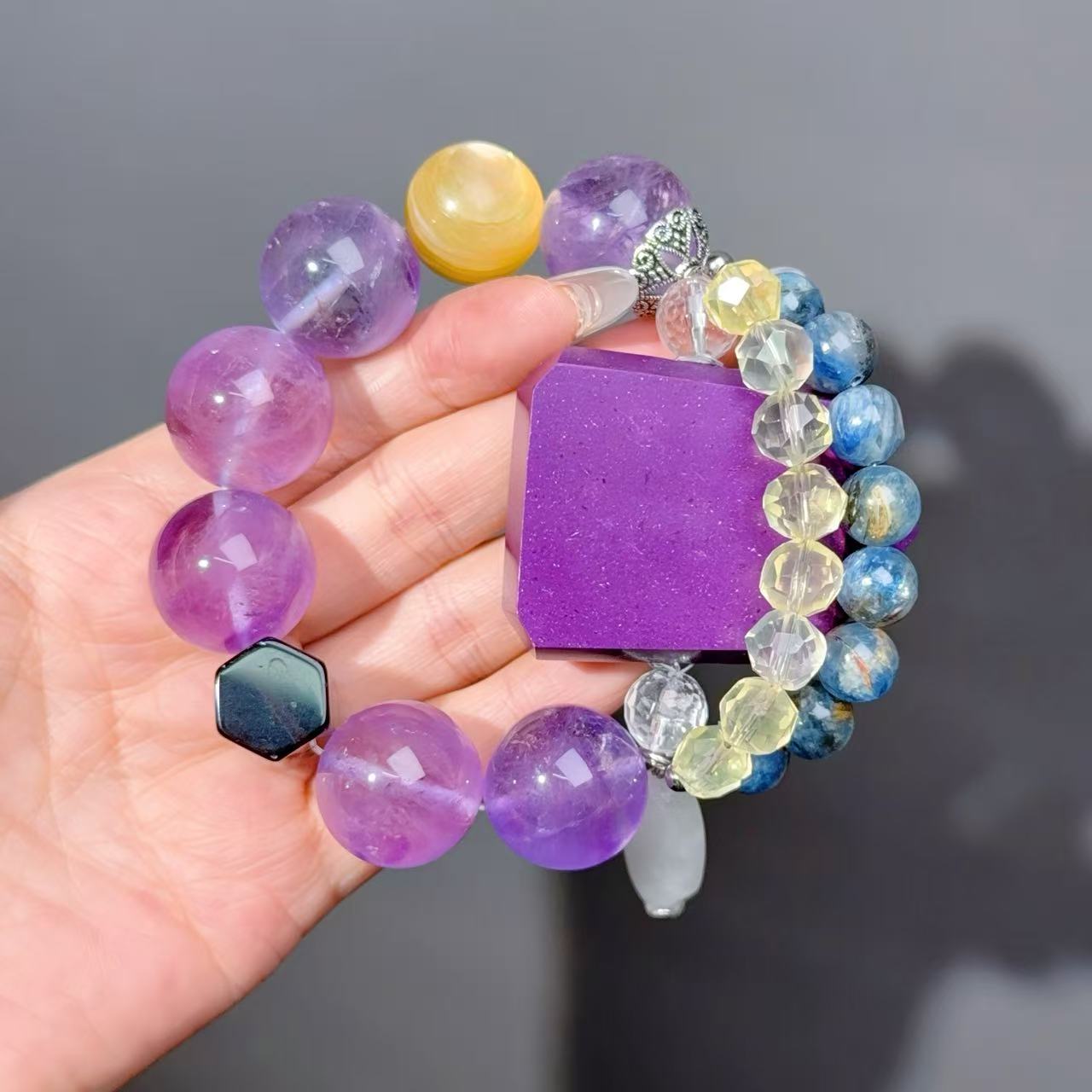 001 Phosphosiderite Lepidolite Kyanite bracelet.. Natural crystal bracelet properties, fashionable bracelet gift