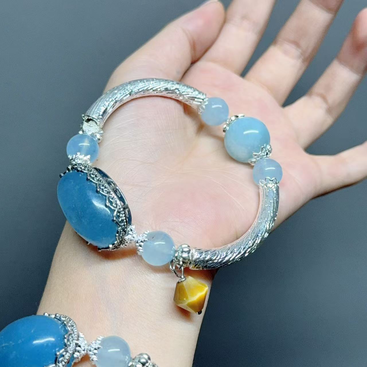 001 Large beads, high quality bracelet.