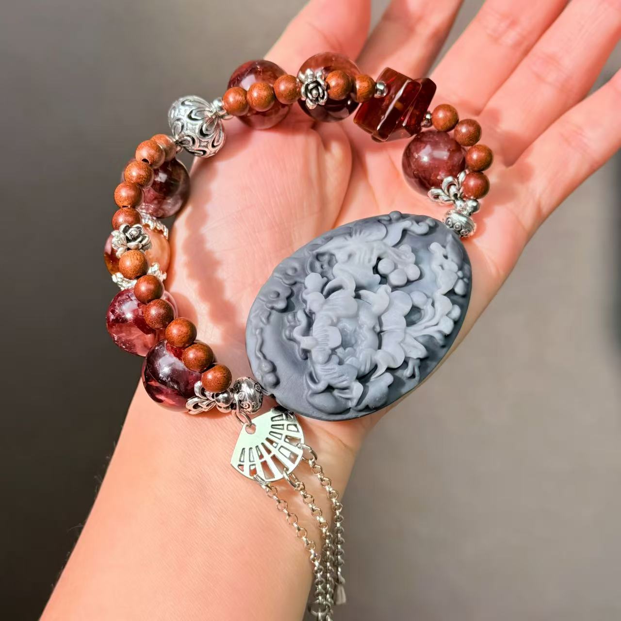 009 Hematoid Q Taiji Jade Amber Bracelet Energy High Quality Fashion Jewelry Feng Shui Magnetic Beads Bracelet Gift