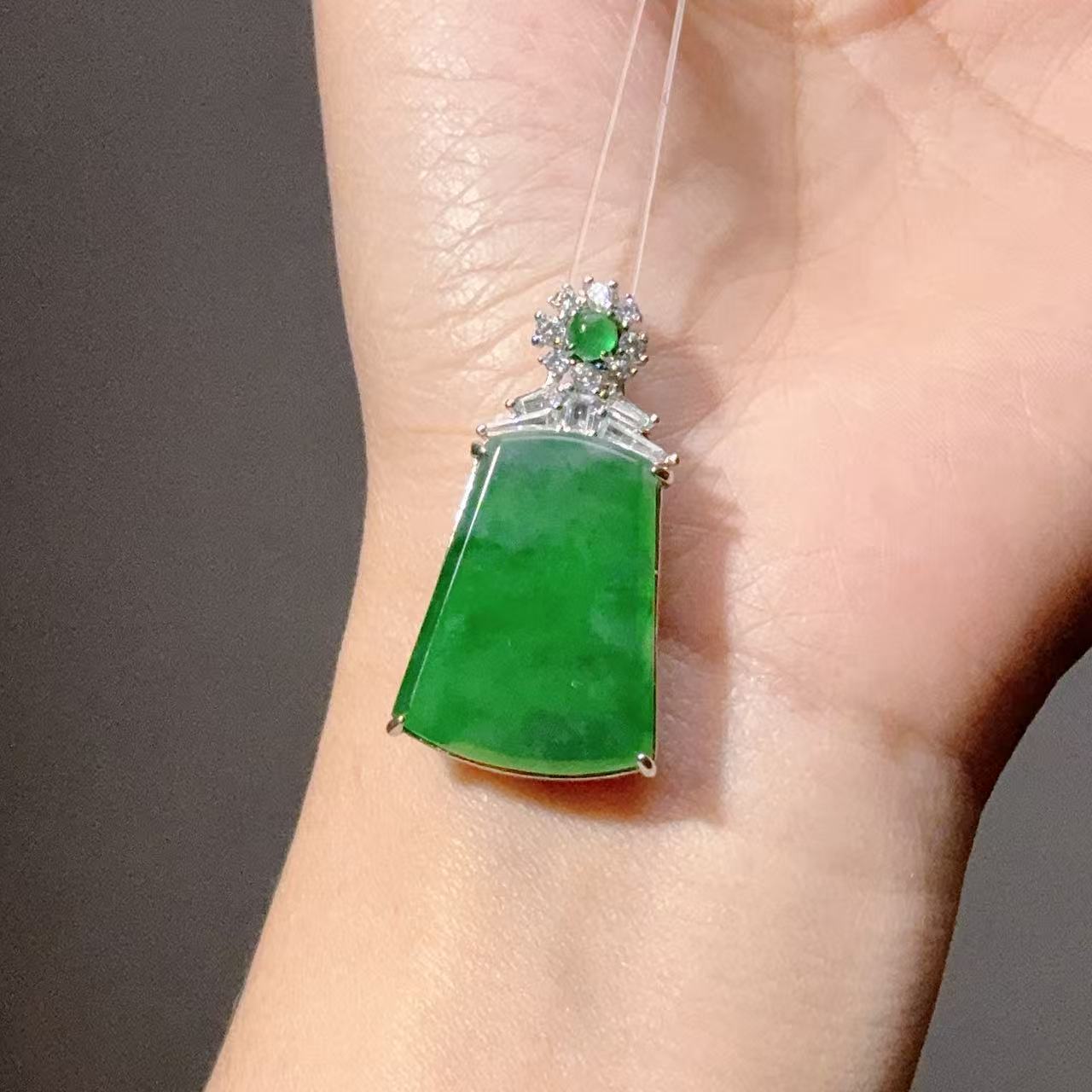 037 jadeite Lucky Charm Pendant2025 Energy High Quality Fashion Jewelry Feng Shui Beads Magnetic Gift