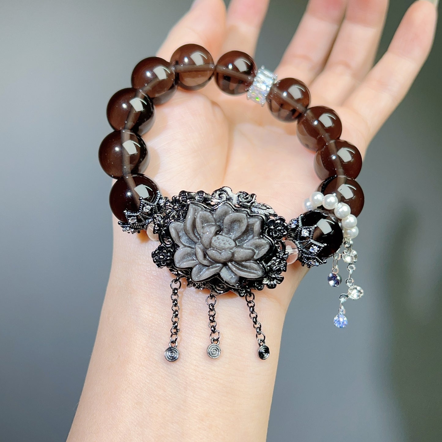 001 New arrival, special price. Large beads, high quality bracelet.