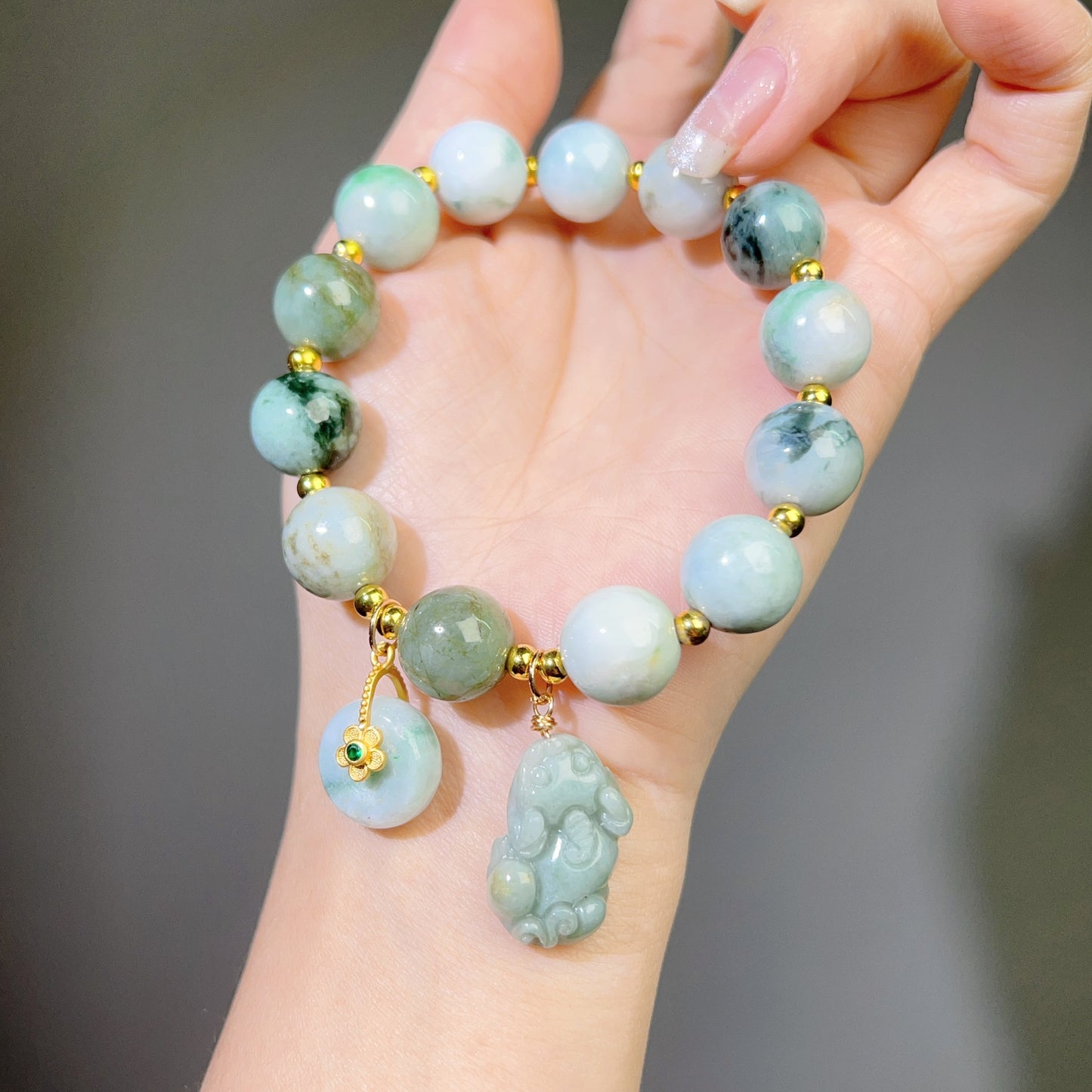 001 New arrival, special price. Large beads, high quality bracelet.