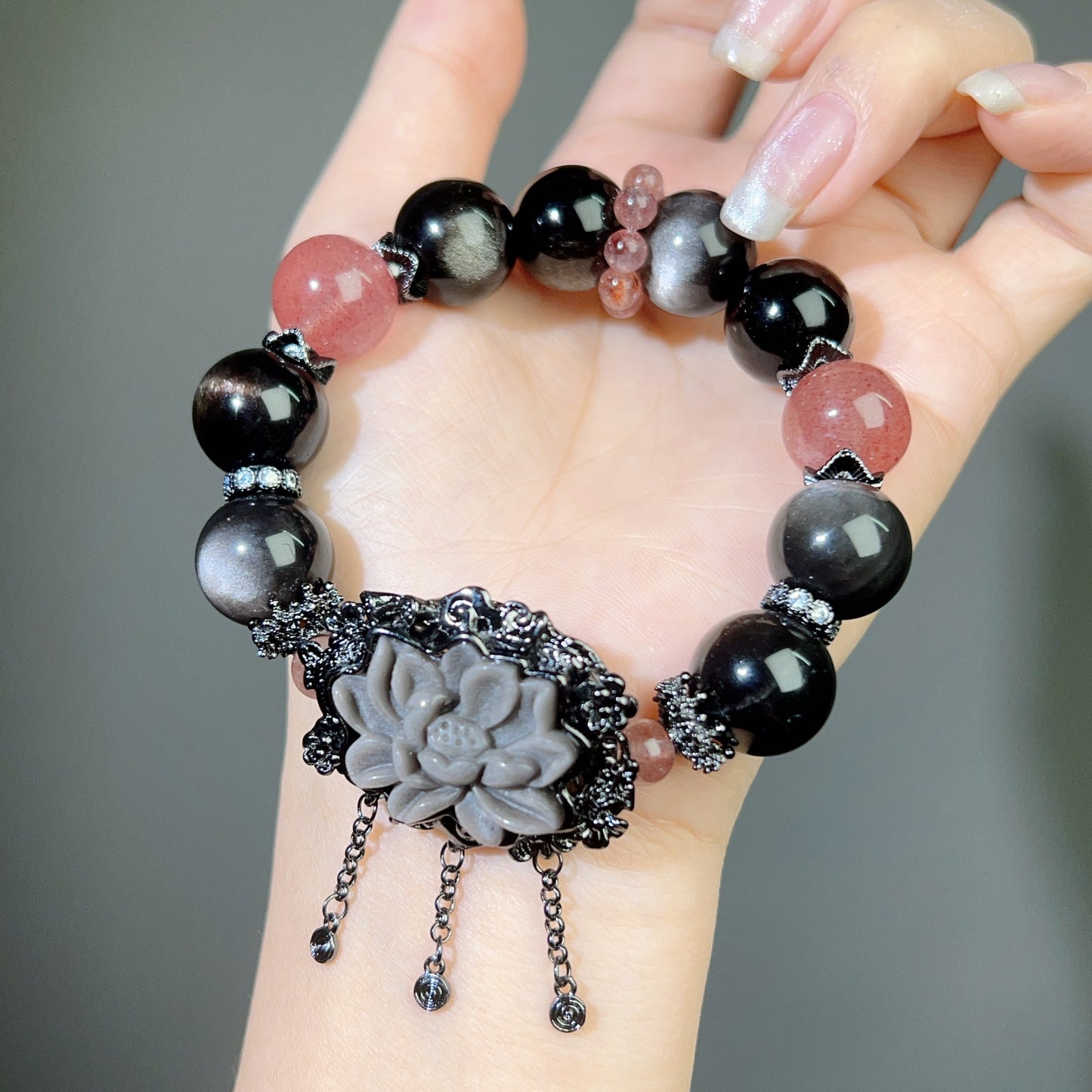 001 New arrival, special price. Large beads, high quality bracelet.