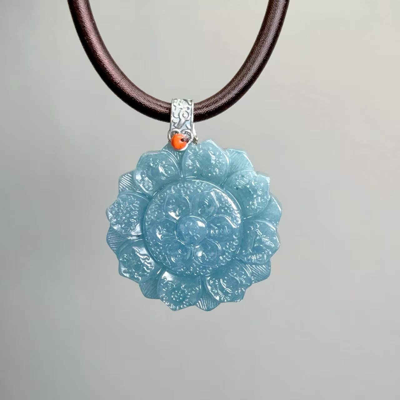 037 jadeite Lucky Charm Pendant2025 Energy High Quality Fashion Jewelry Feng Shui Beads Magnetic Gift