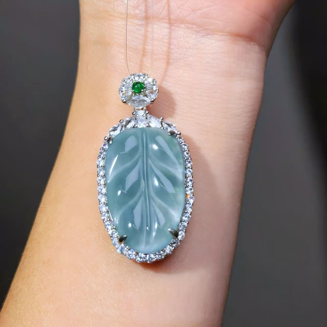 037 jadeite Lucky Charm Pendant2025 Energy High Quality Fashion Jewelry Feng Shui Beads Magnetic Gift